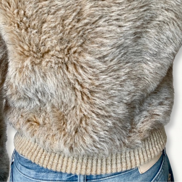 Vintage Cropped Faux Fur Hooded Zip-Up Jacket - Picture 11 of 16